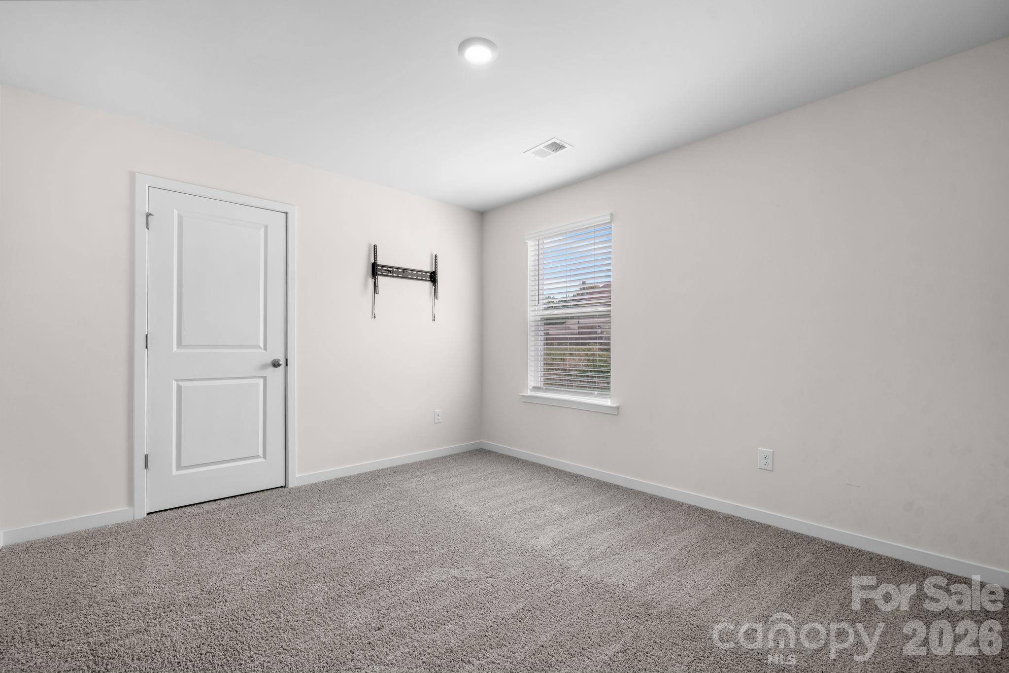 The Hamptons at Hickory - Residential