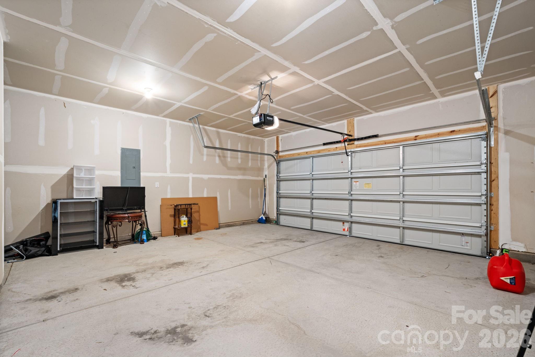 The Hamptons at Hickory - Residential