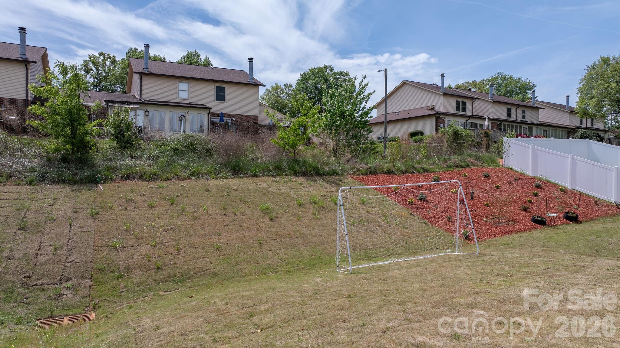 The Hamptons at Hickory - Residential