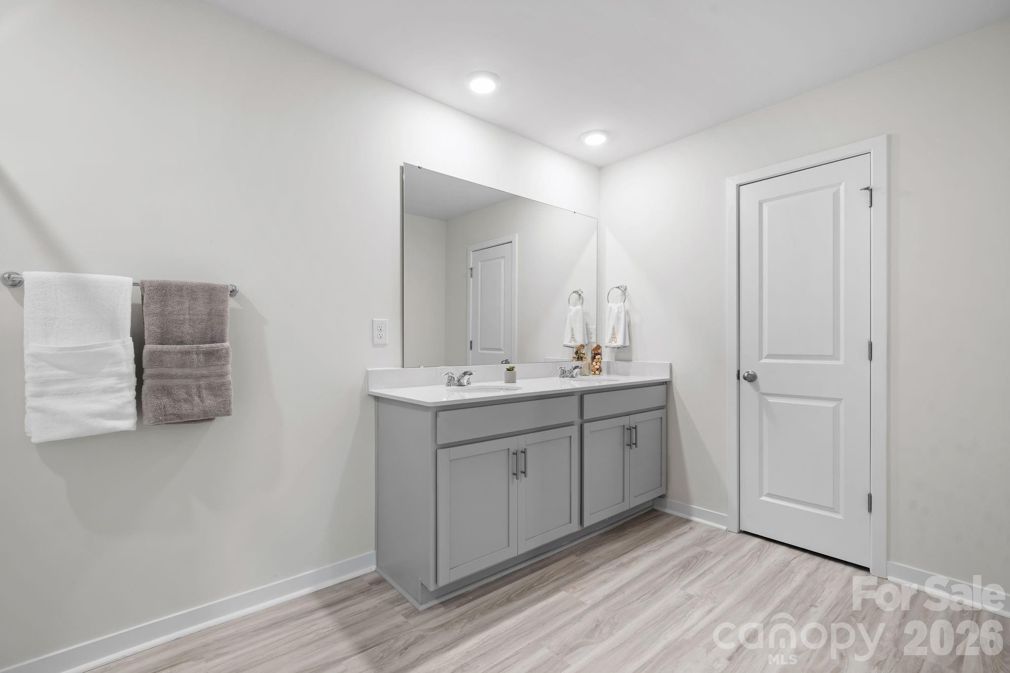 The Hamptons at Hickory - Residential