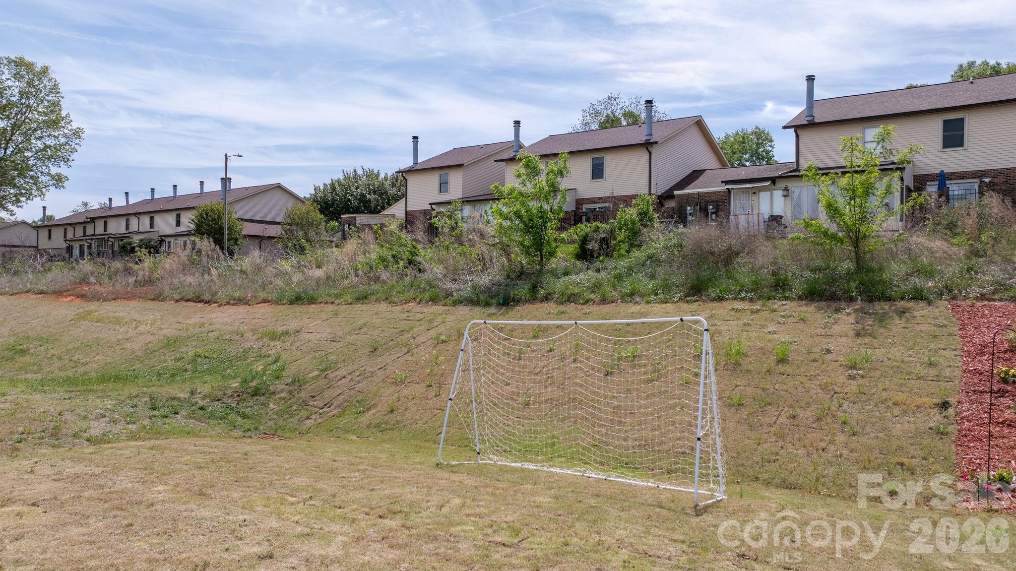 The Hamptons at Hickory - Residential