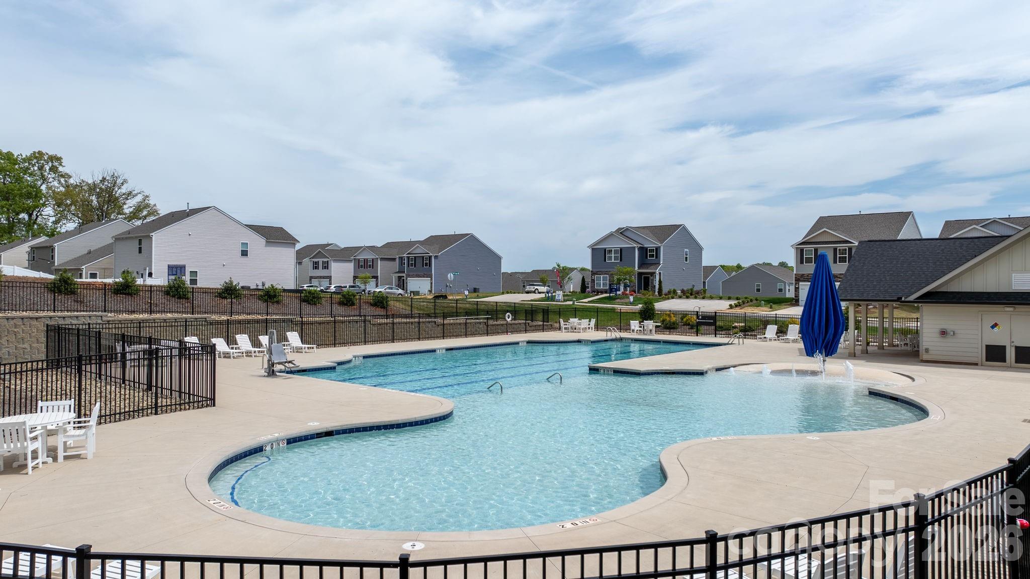 The Hamptons at Hickory - Residential