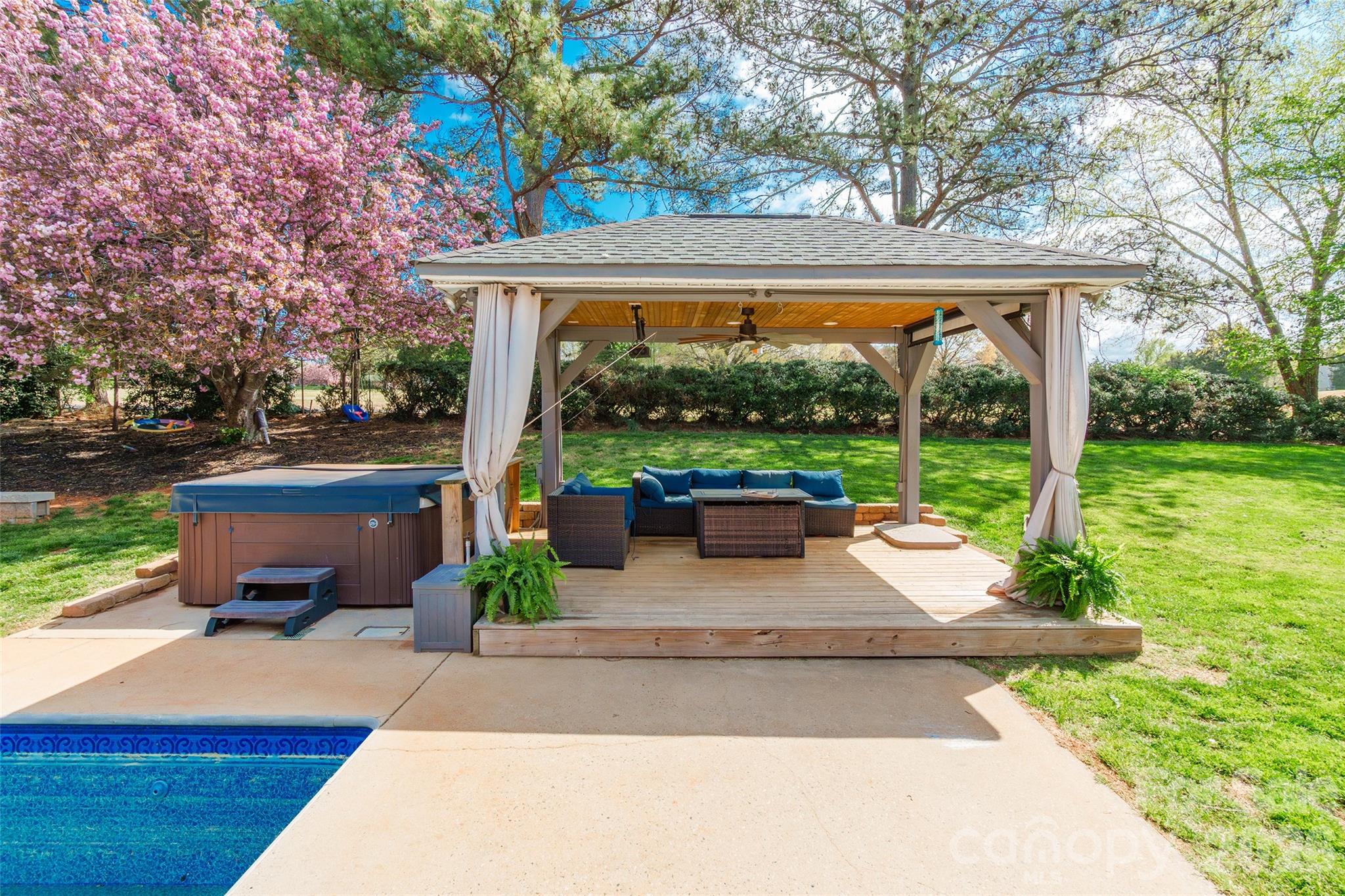 Mallard Head - Residential