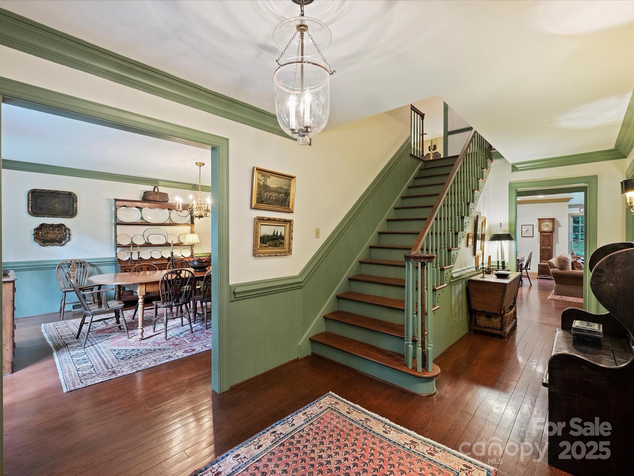 3040 Valencia Terrace