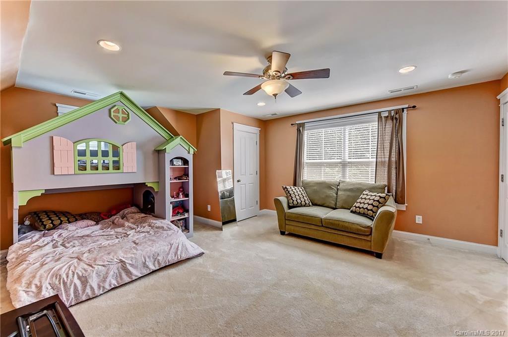 Old Stone Crossing - Residential