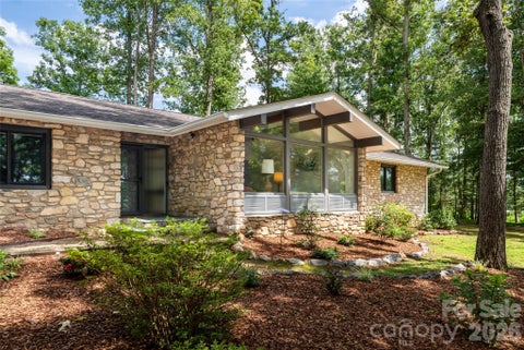 Photo of 24 Amherst Road, Biltmore Forest, NC 28803 (MLS # 4394304)