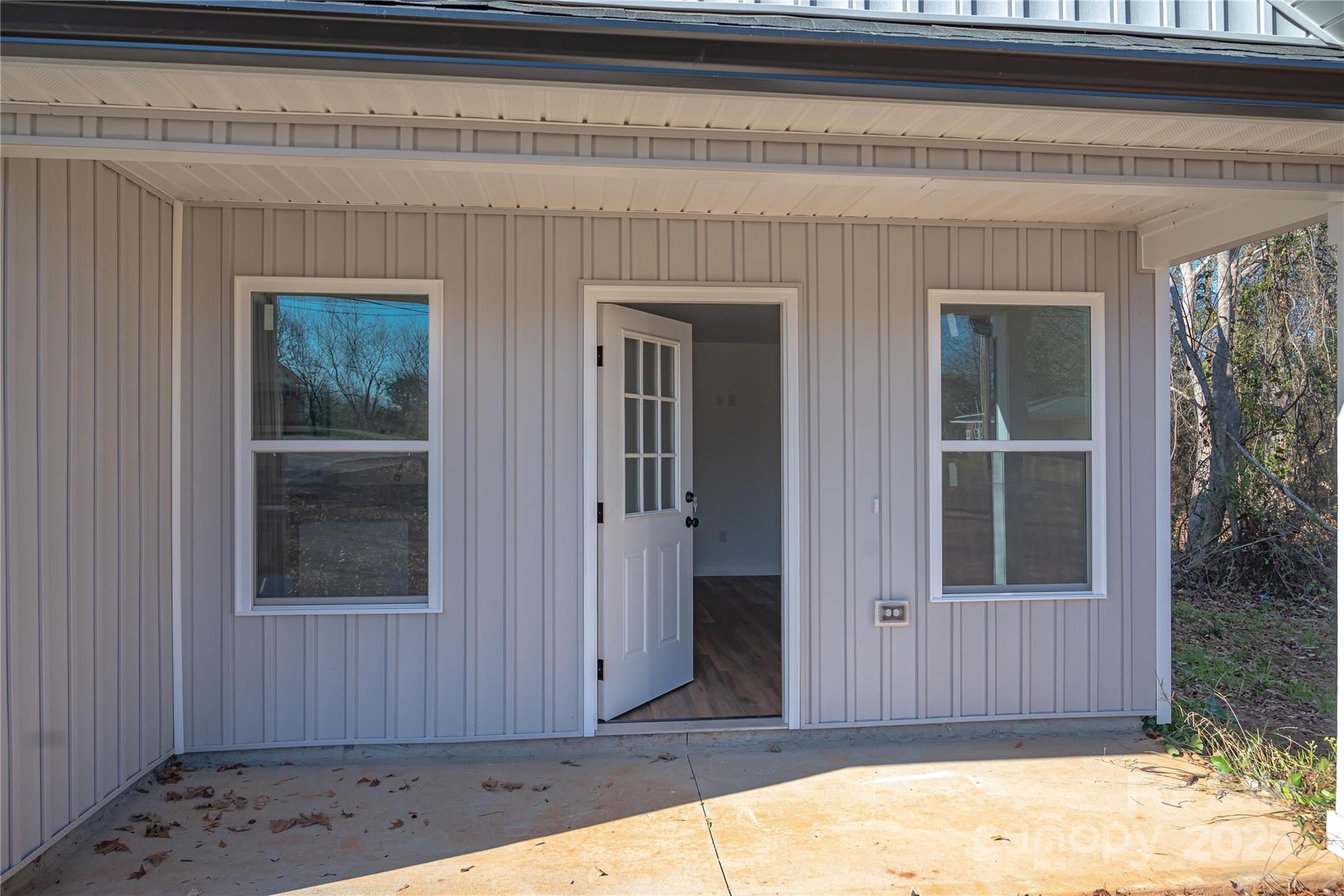 213 Mountain View Street