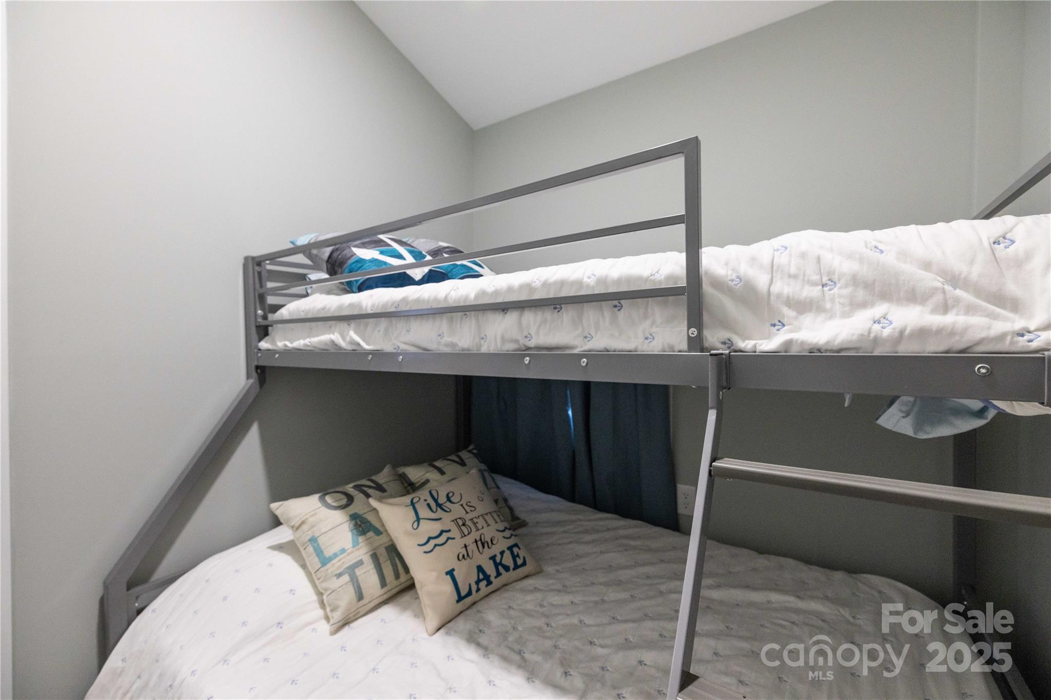 Twin Harbor - Residential