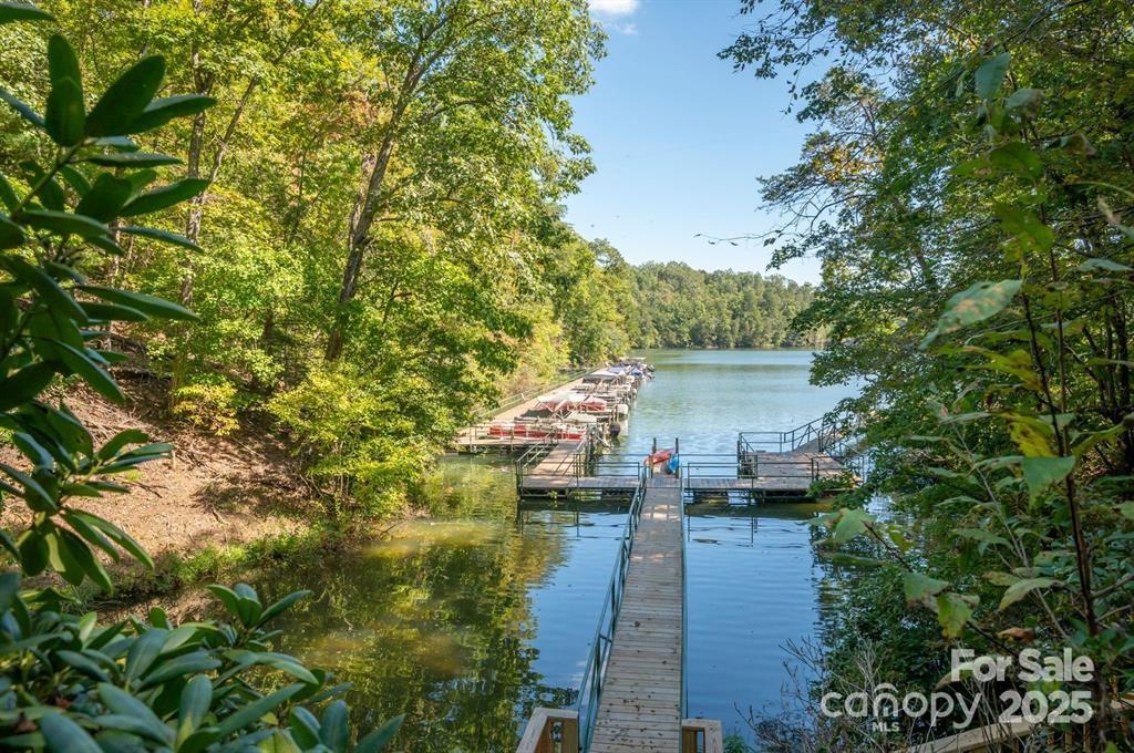 26 Mountain Parkway 26