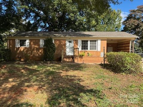 Photo of 1324 Jefferson Street, Lancaster, SC 29720 (MLS # 4308277)