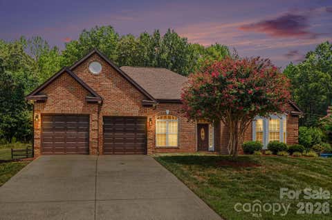 Photo of 1523 Sweetgum Lane, Matthews, NC 28105 (MLS # 4416587)