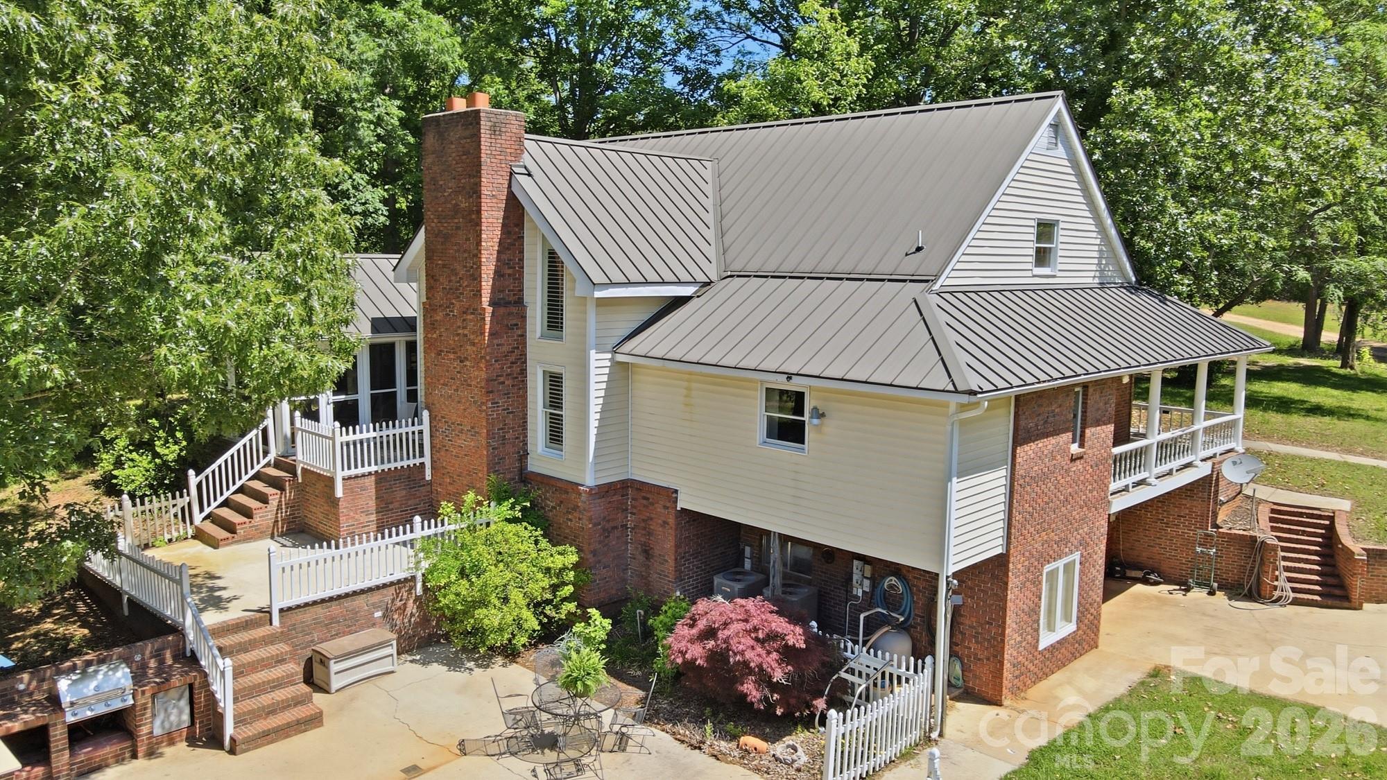 846 Windy Oaks Way