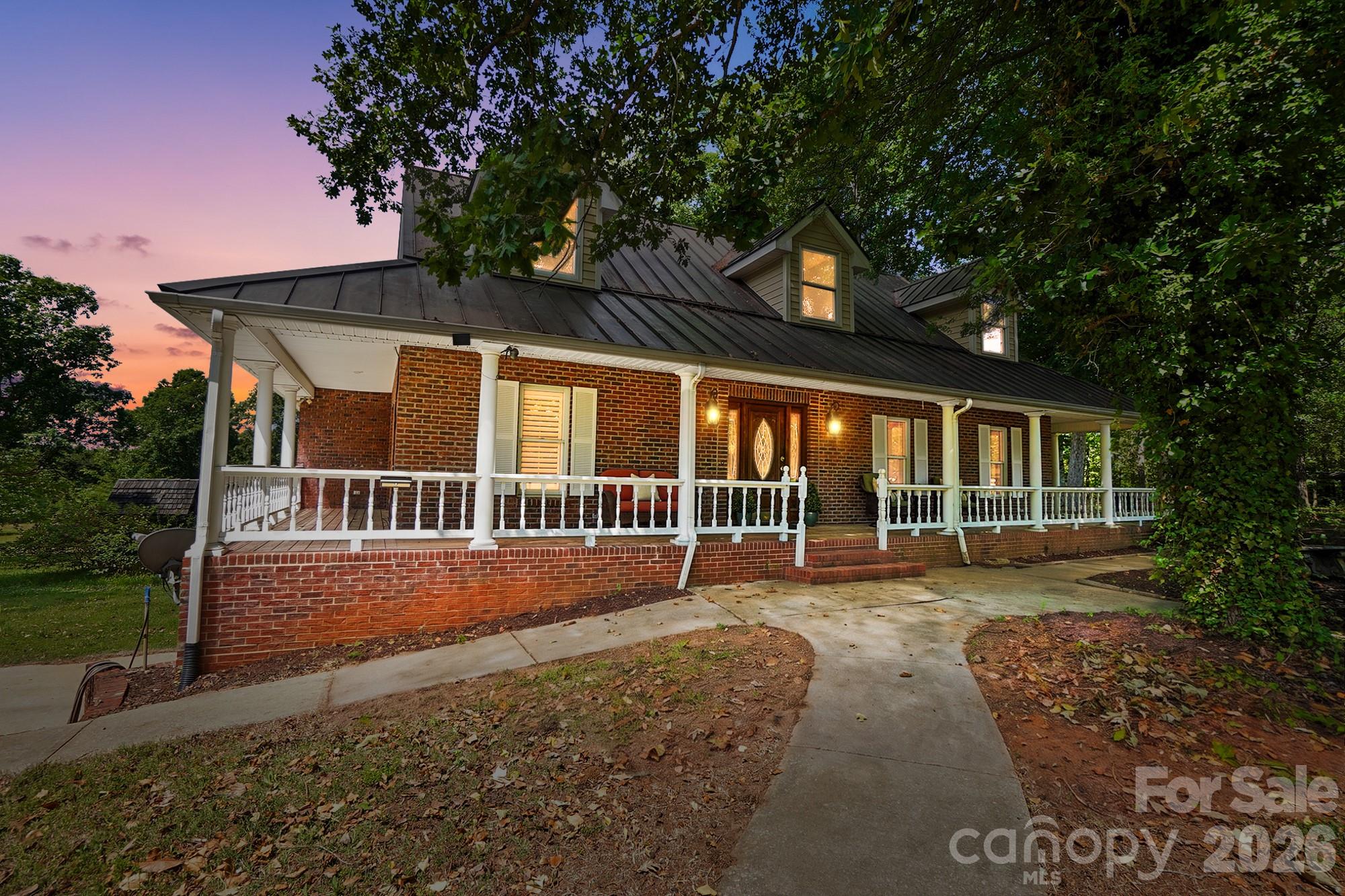 846 Windy Oaks Way