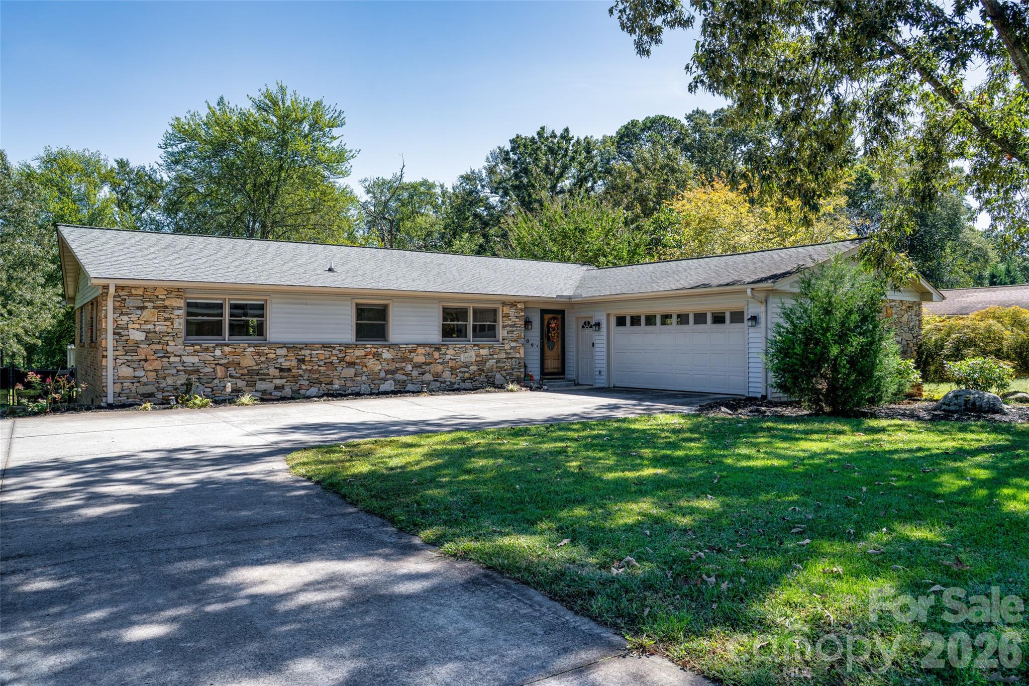109 N Greenwood Forest Drive