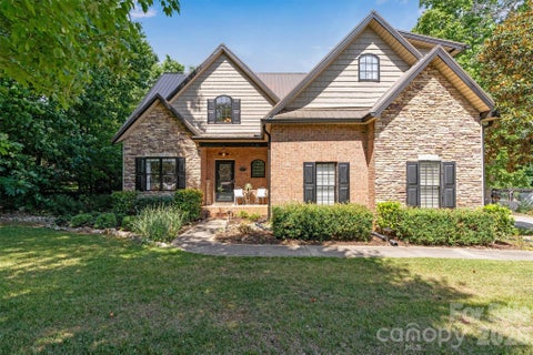 Photo of 1915 Lynmore Drive, Sherrills Ford, NC 28673 (MLS # 4397837)