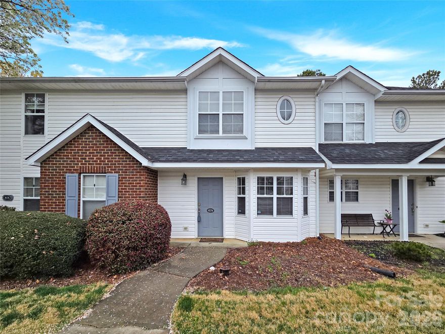 READY TO MOVE IN updated townhome in desirable location! Lovely 2BR,2.5Bath in Melrose Townhome community. Beautiful dining area with bay window, kitchen with tile backsplash, newer stainless steel appliances, and LVP flooring downstairs.Fresh paint throughout. 
Clubhouse with pool, fitness center, and entertainment area. Minutes to downtown Matthews and Mint Hill with great shopping and dining options.