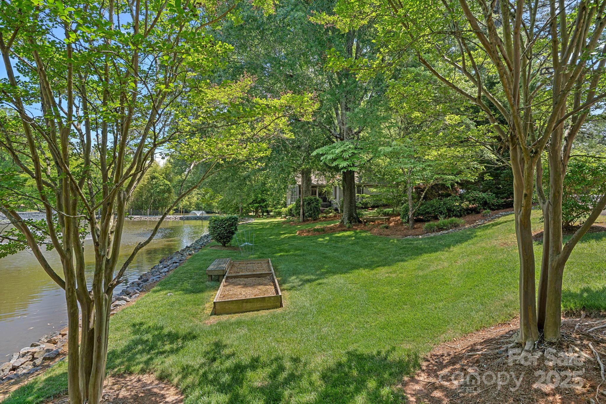 5915 Mamolake Road