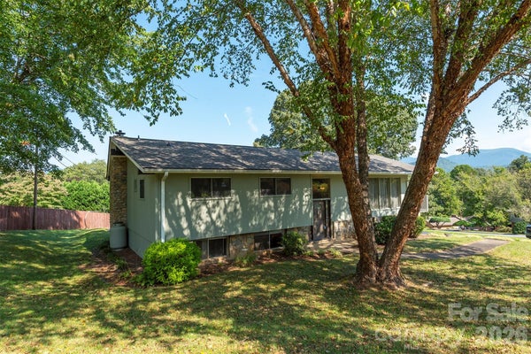 127 COLLEGE CIR, SWANNANOA, NC 28778 - Image e0ddb4c5c5e0b47cfdbf0171c0e29cd2/109992807