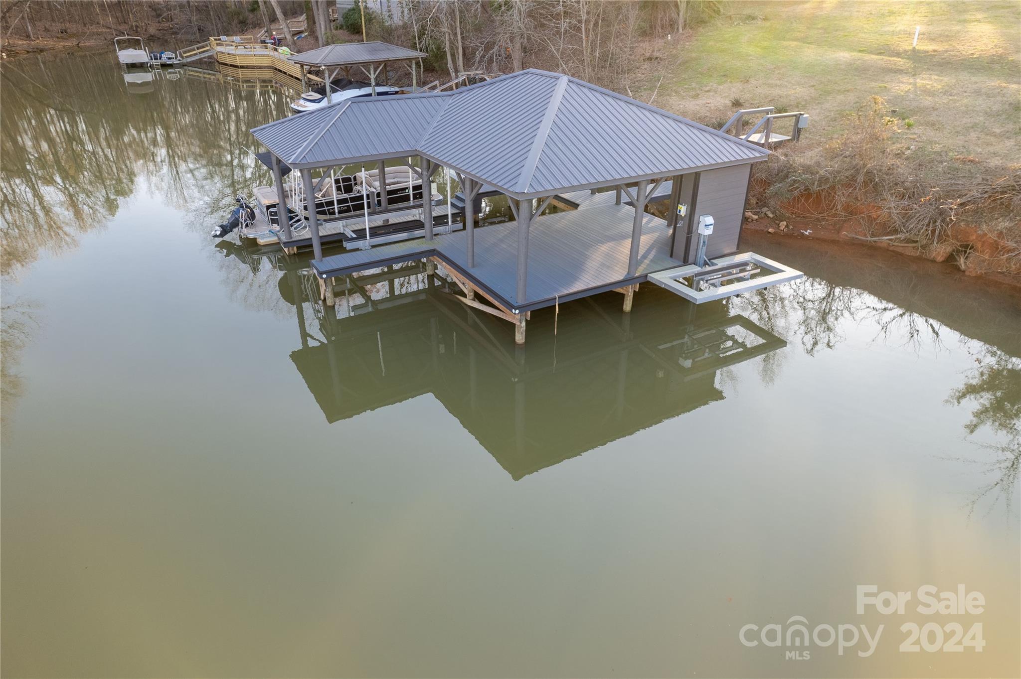 Joslin Pointe - Land