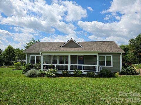 Photo of 111 Bluebird Meadows Court, Alexander, NC 28701 (MLS # 4402349)