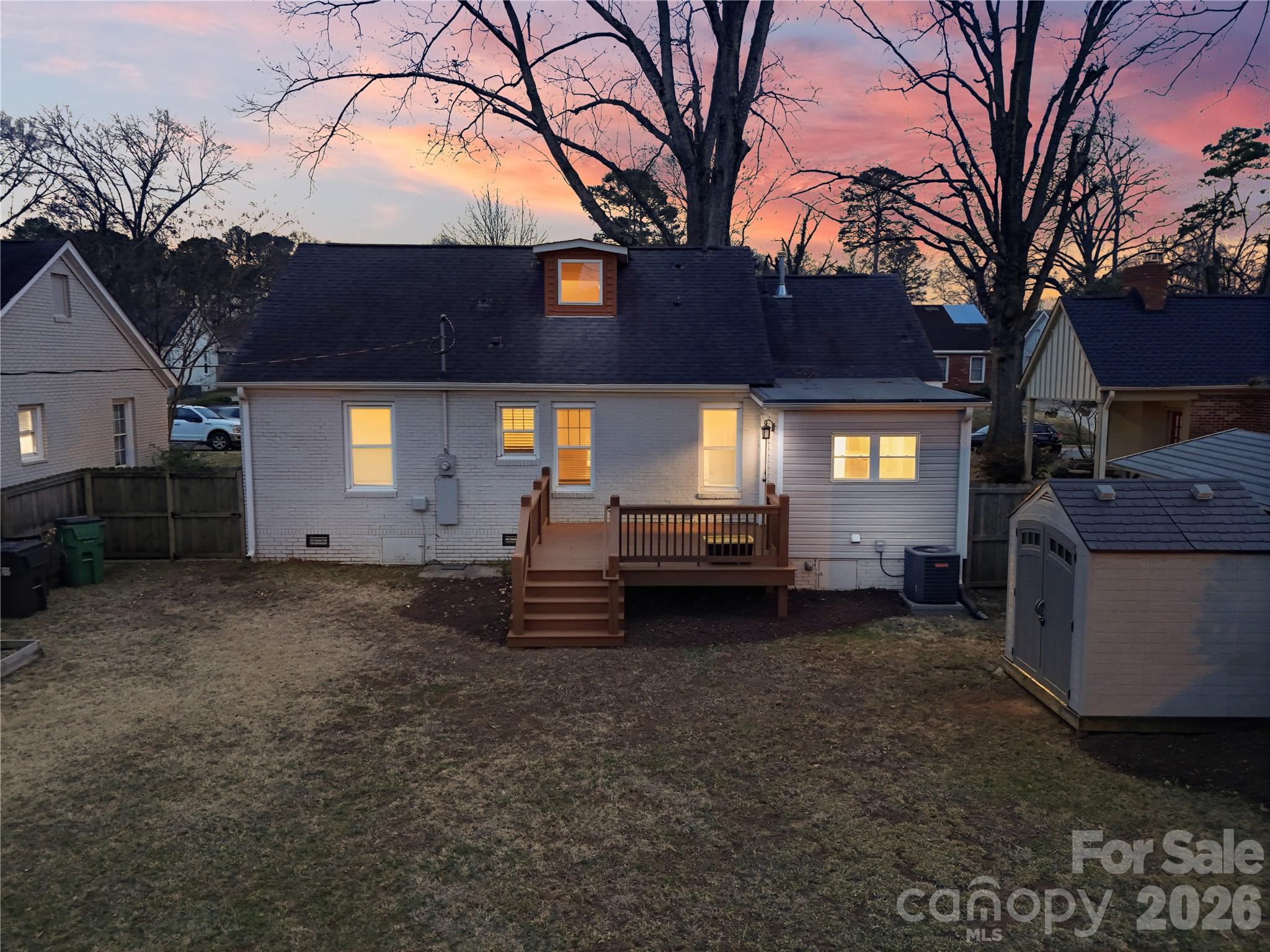 Camp Green - Residential