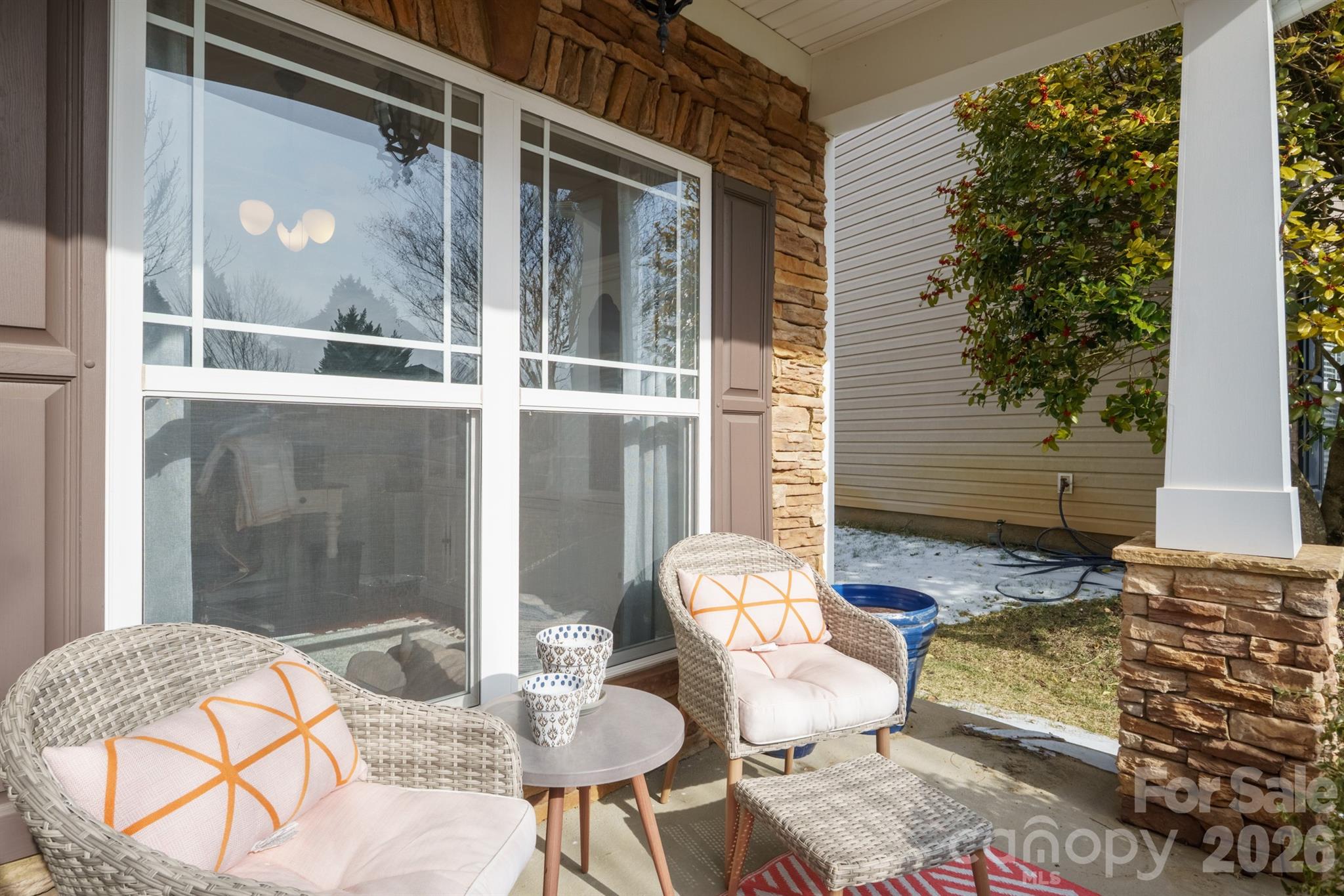 9776 Ravenscroft Lane NW