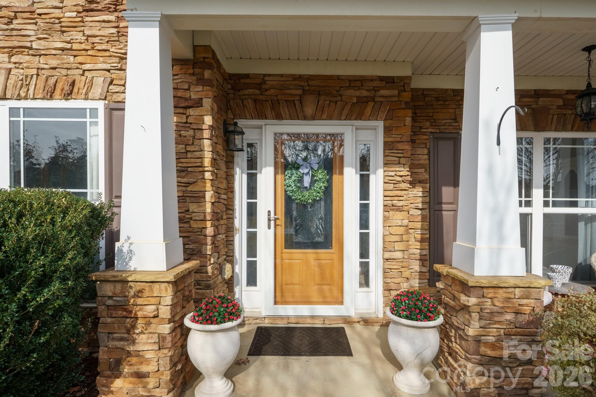 9776 Ravenscroft Lane NW