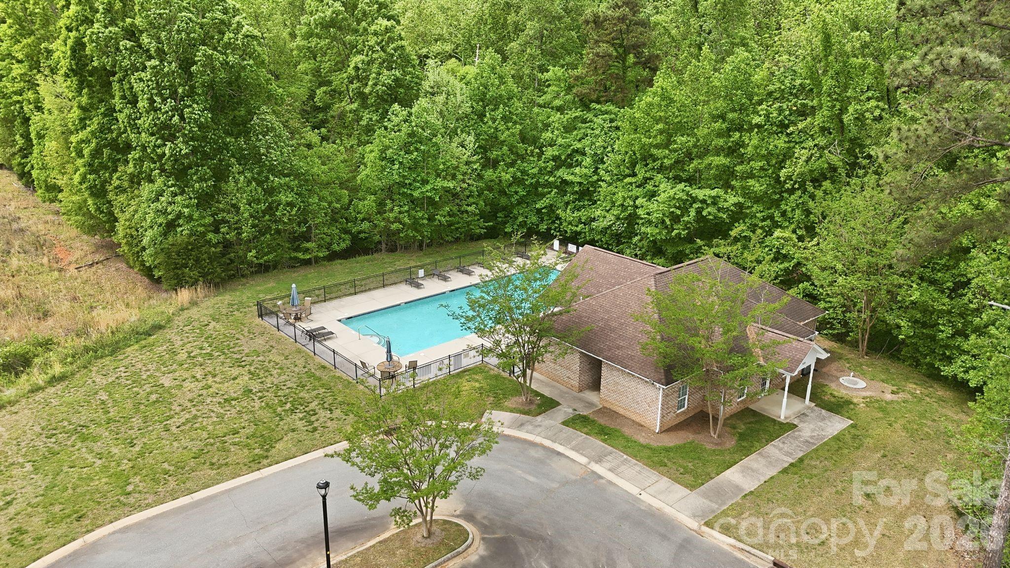 The Retreat At Sunset Ridge - Residential