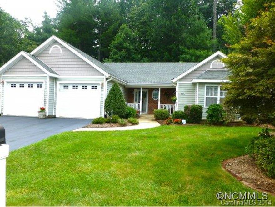 Totally unique Charlestown Place town home in pristine condition, & all the upgrades that today's buyers are looking for.  New hardwd flooring, new mstr bedrm carpet, crown moulding though out, totally updated bathrooms, & new kitchen to die for make this home a 10!  Lovely sunrm looks over serene wooded yard & private patio, all exterior maint. included along w/walking park, minutes to town & Flat Rock Playhouse.  ** Check out upgrades list!