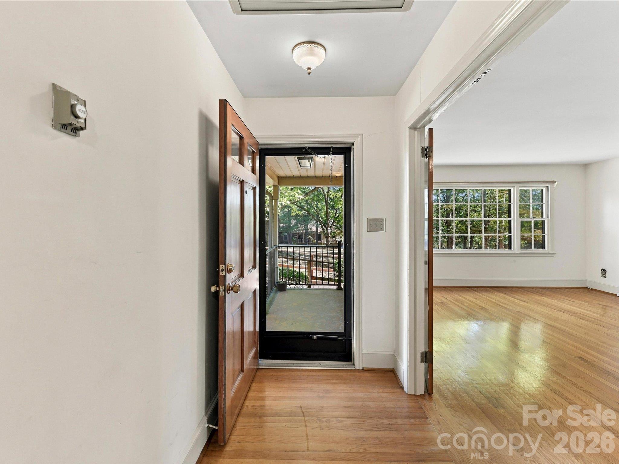 1806 Lakeview Drive