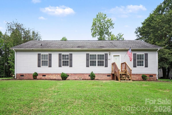 303 HARDIN CIR, GROVER, NC 28073 - Image e0fec61c51b7ecbf97094cefc85b0f4e/3339241374