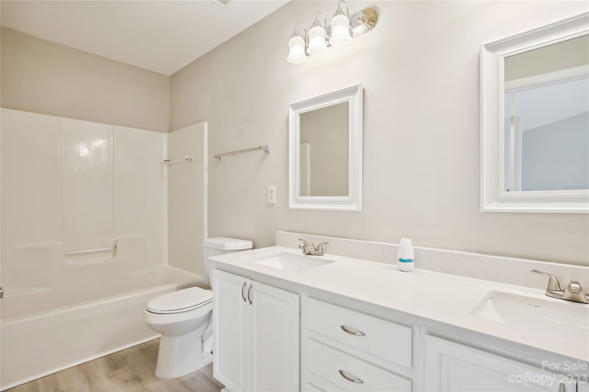 The Landing at Hickory Grove - Residential