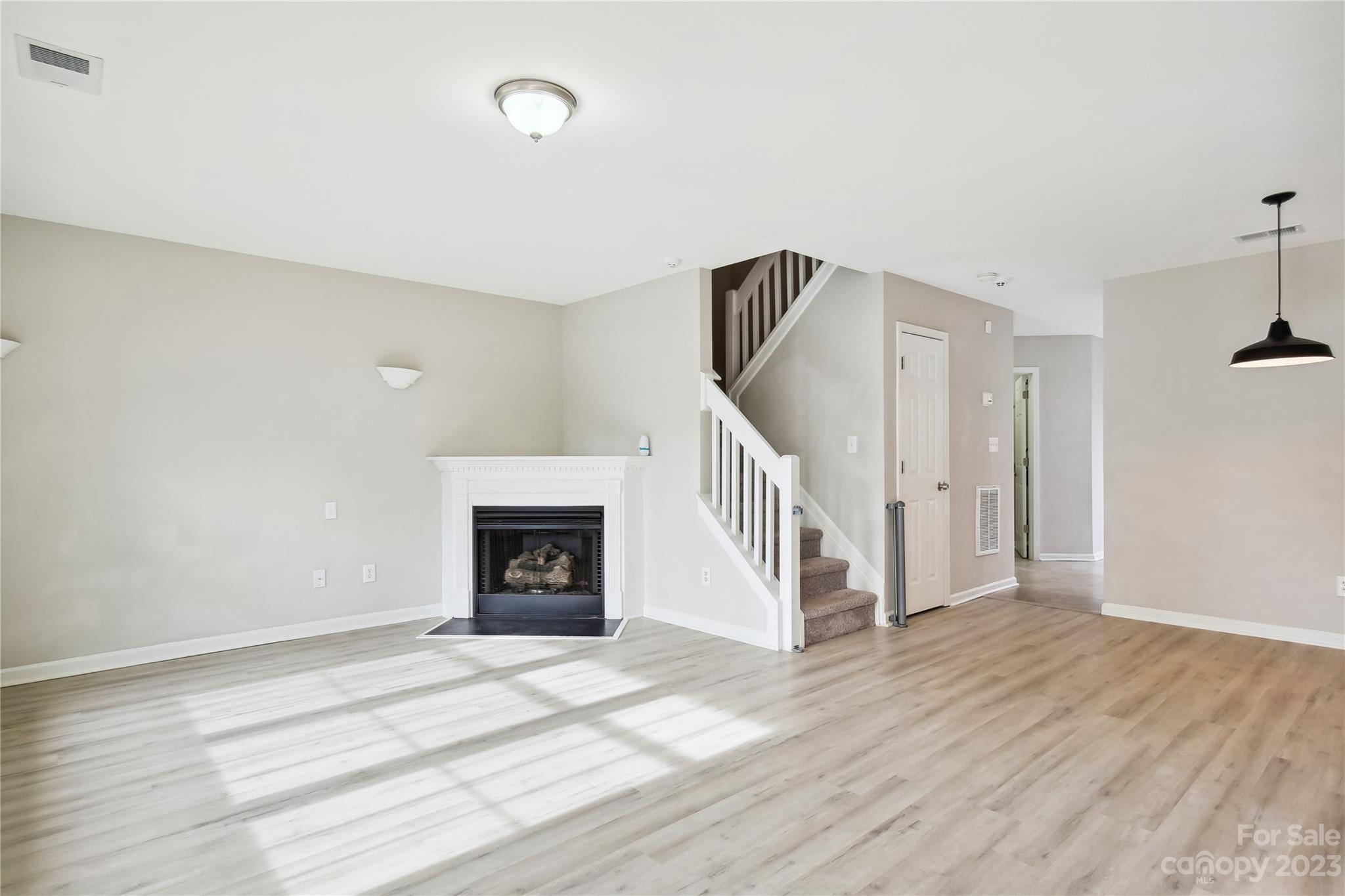 The Landing at Hickory Grove - Residential