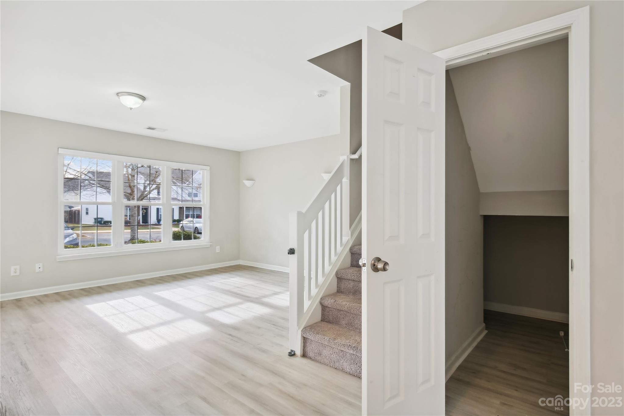 The Landing at Hickory Grove - Residential