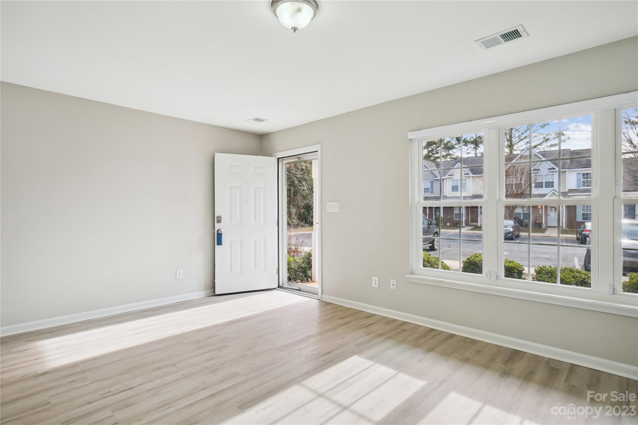 The Landing at Hickory Grove - Residential