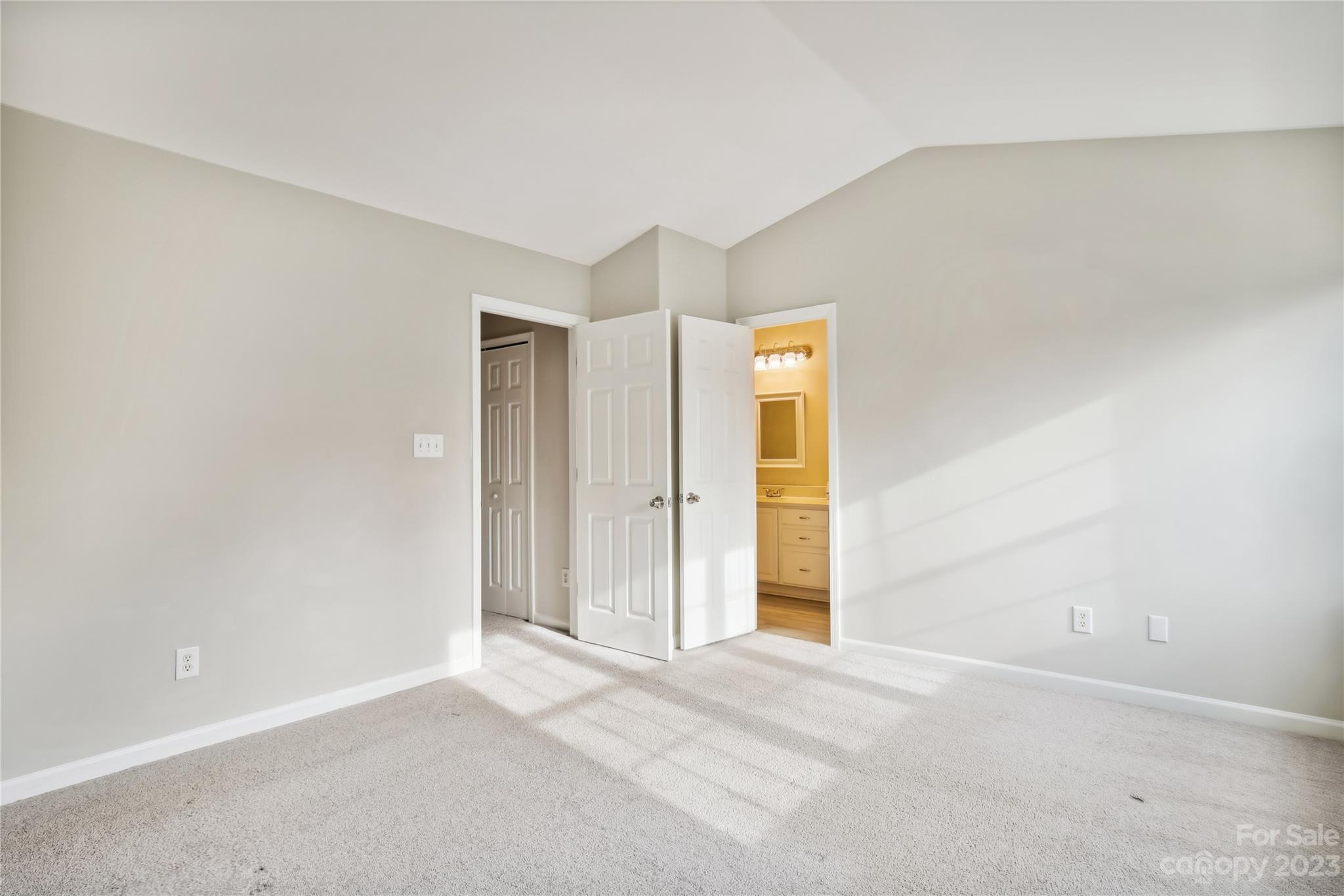 The Landing at Hickory Grove - Residential