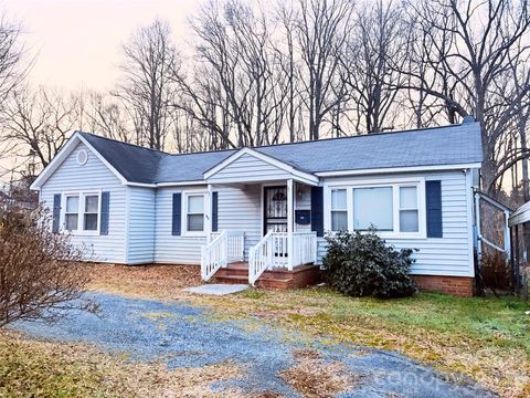 Photo of 833 Dennis Street, Troy, NC 27371 (MLS # 4336876)