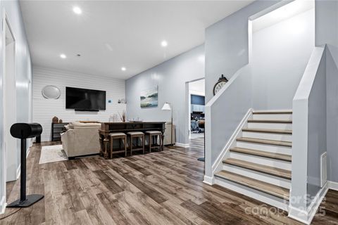 5050 Abbington Way Belmont NC 28012