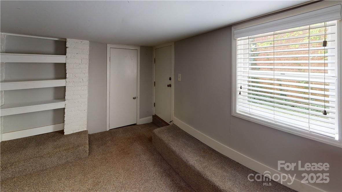 428 Hawthorne Lane 9