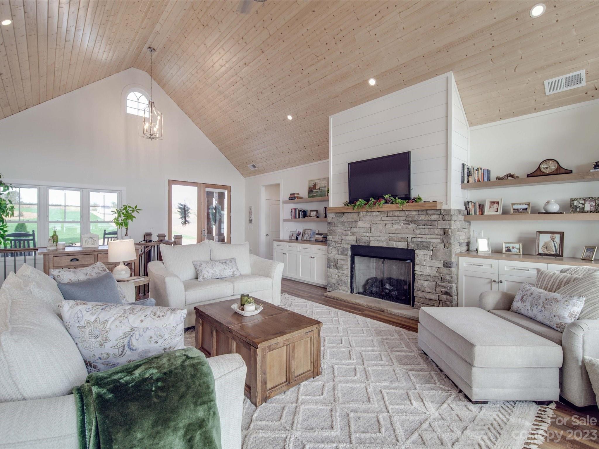 Eagle Pointe - Residential