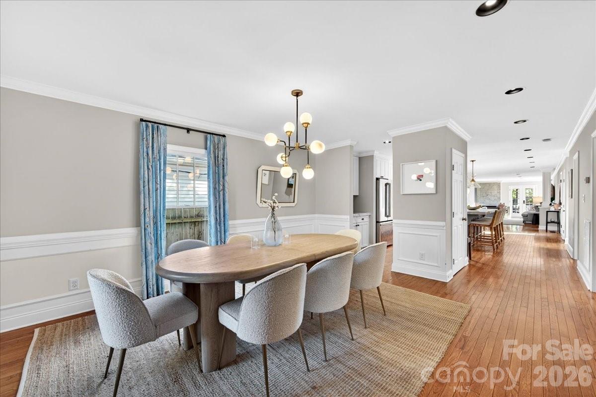 1529 E Worthington Avenue