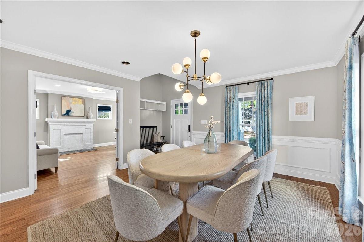 1529 E Worthington Avenue