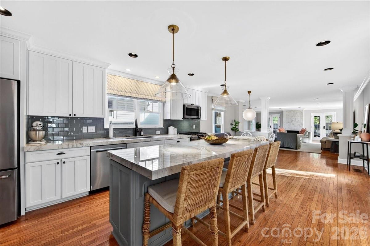 1529 E Worthington Avenue