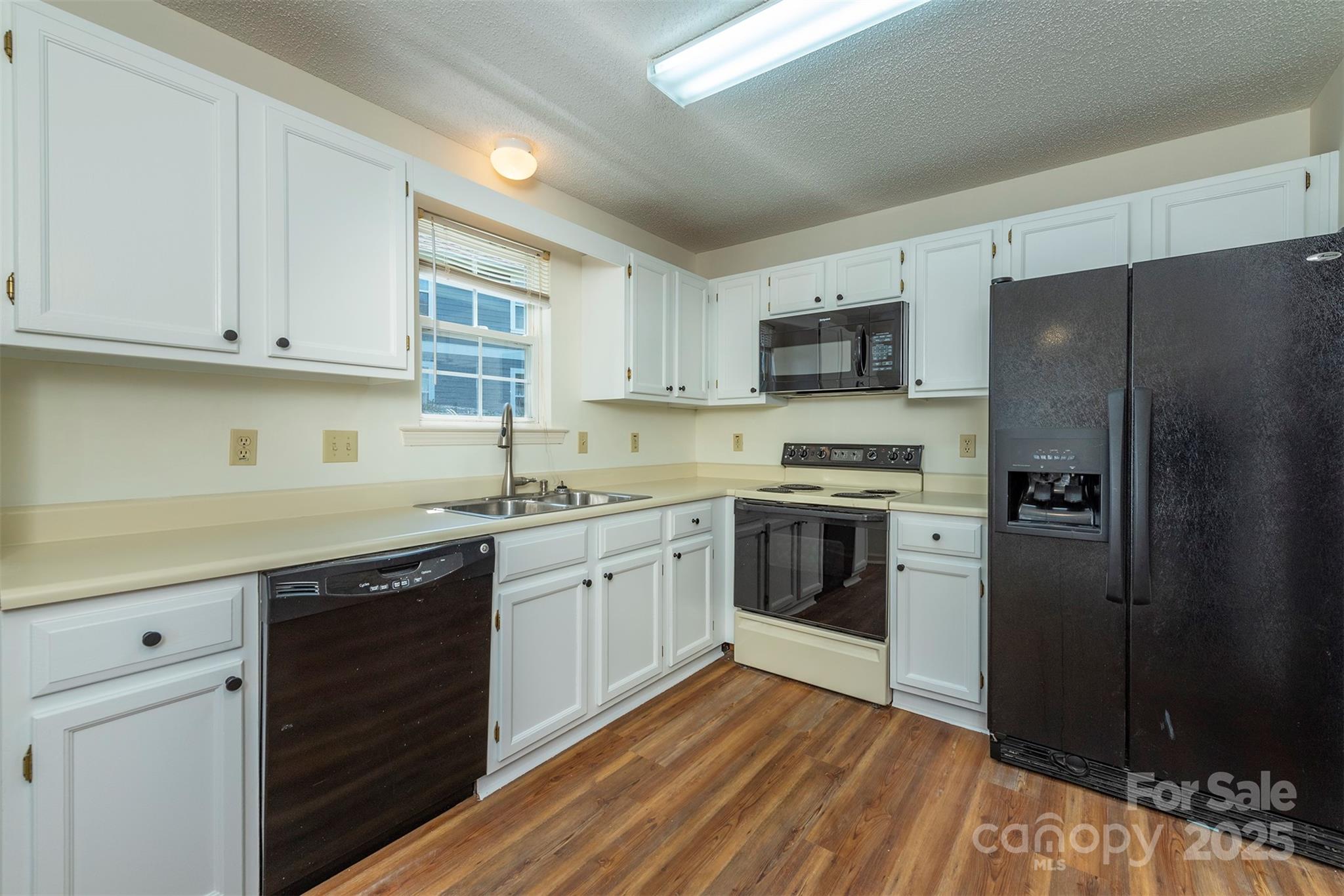 3101 Idle Hour Drive