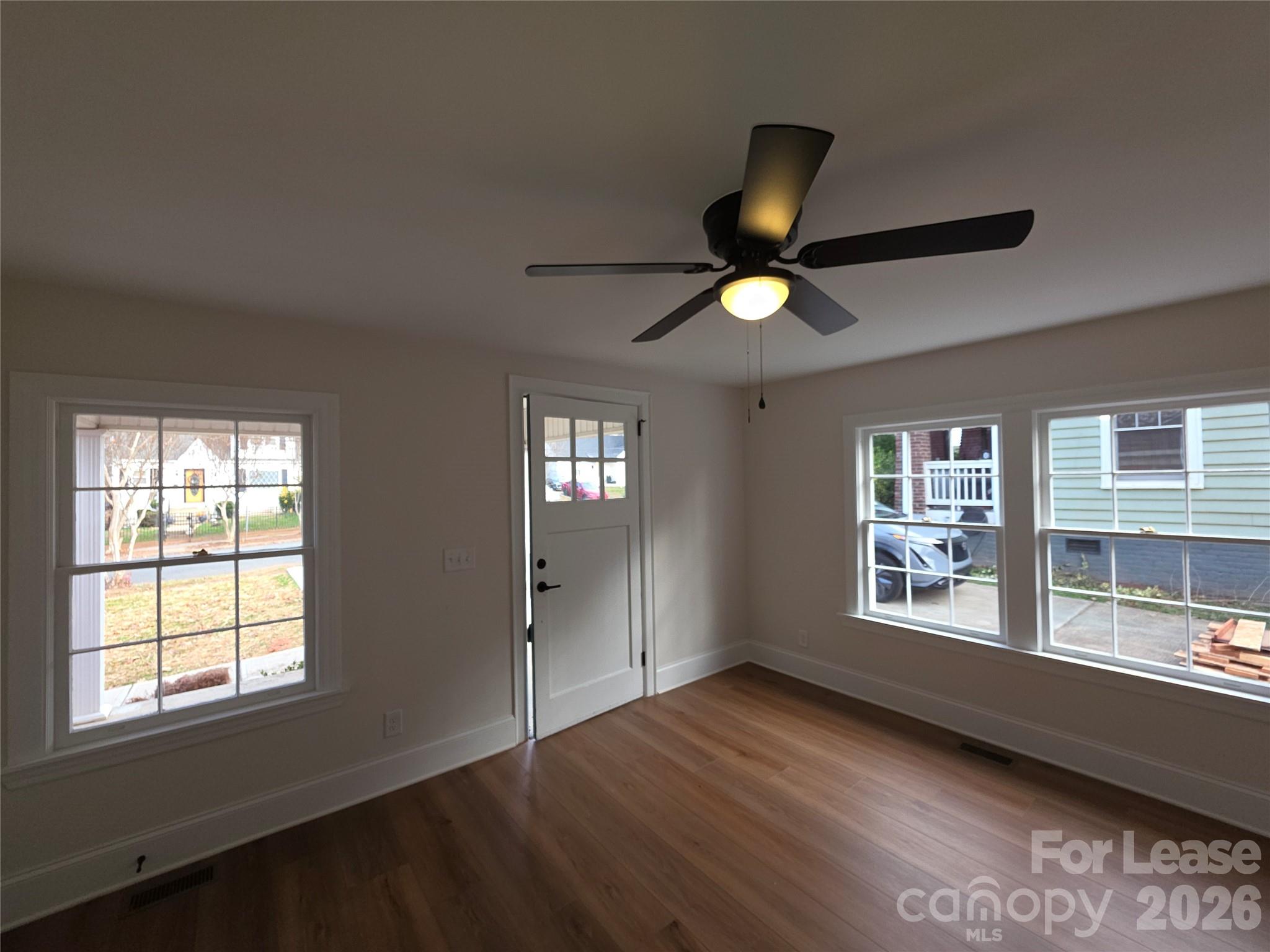 1953 Woodcrest Avenue