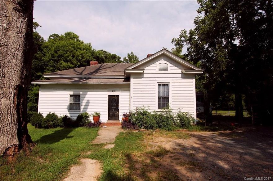 Investors!!! Large 3145sf 5 bedrooms, 2 bath home.  Wood & Vinyl flooring.