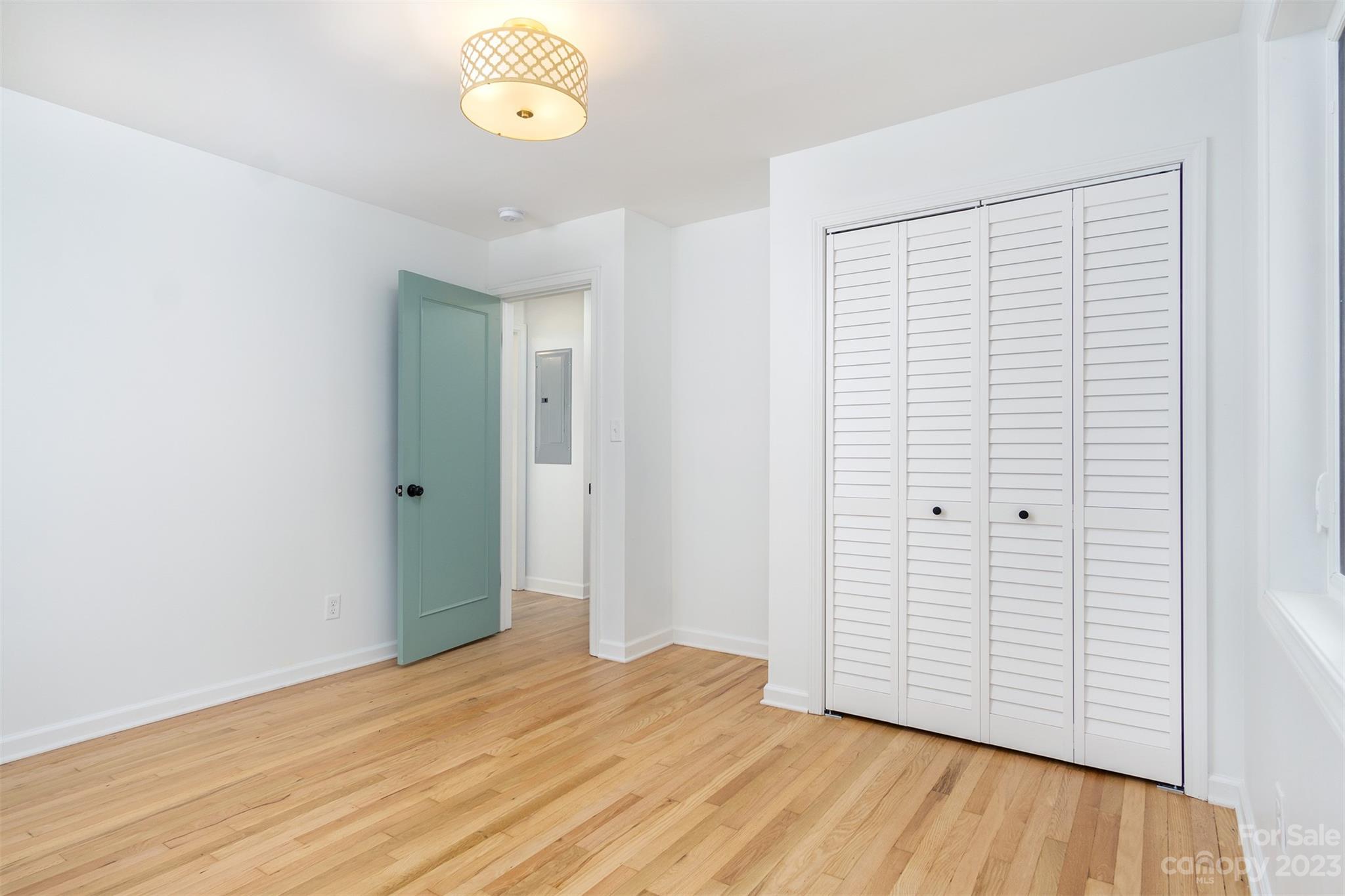 349 Country Club Condominium - Residential