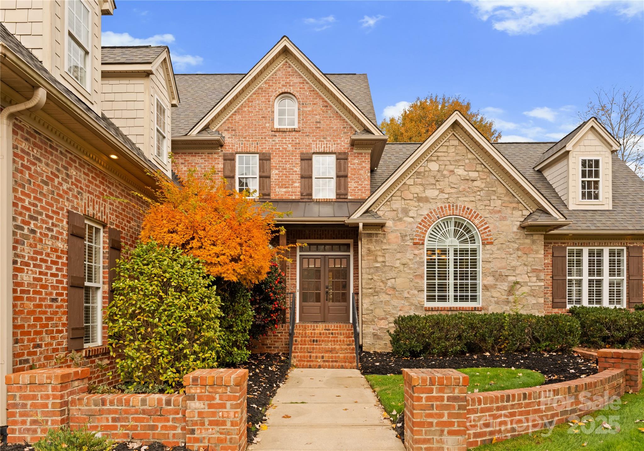 6412 Robin Hollow Drive