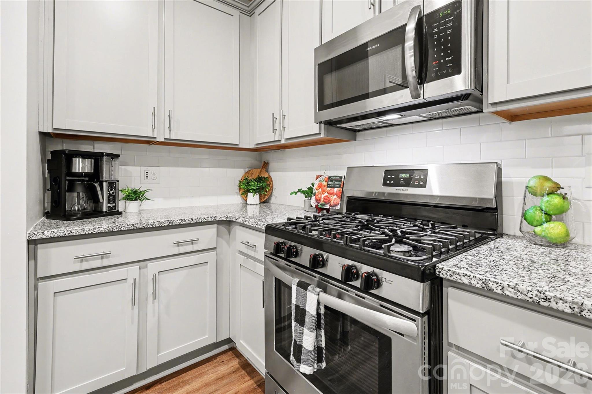 9458 Avery Lilac Lane