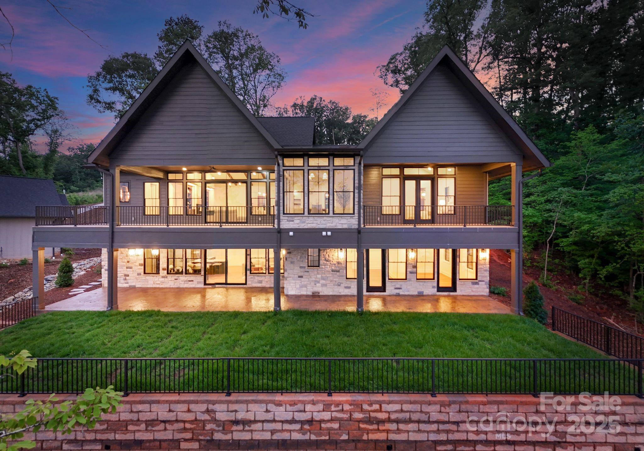 8066 Edgewater Drive
